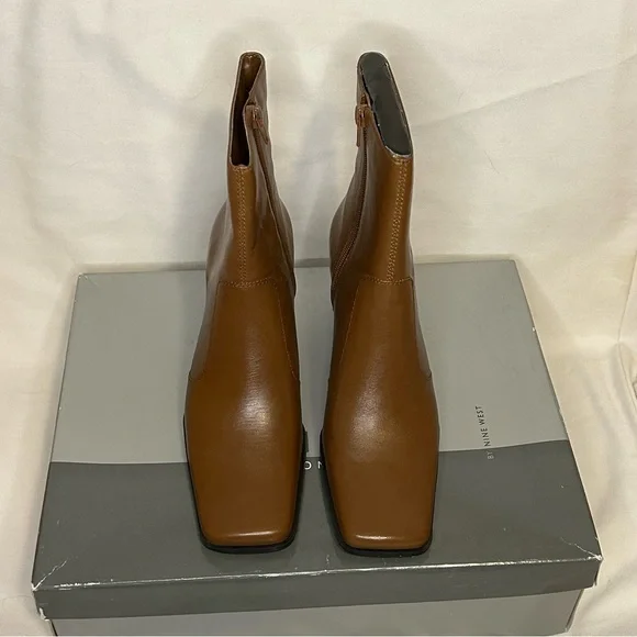 NINE & CO REACHOUT MED BRN LEATHER ANKLE BOOTS, NWT,8M,SQUARE TOE,HEEL 2 1/2”. - Picture 2 of 9